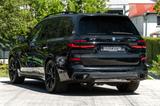 BMW X7 40d M SPORT.SOFTC.LUFTF.PANO.DR.ASS.AHK.5/100 - schwarze BMW X7