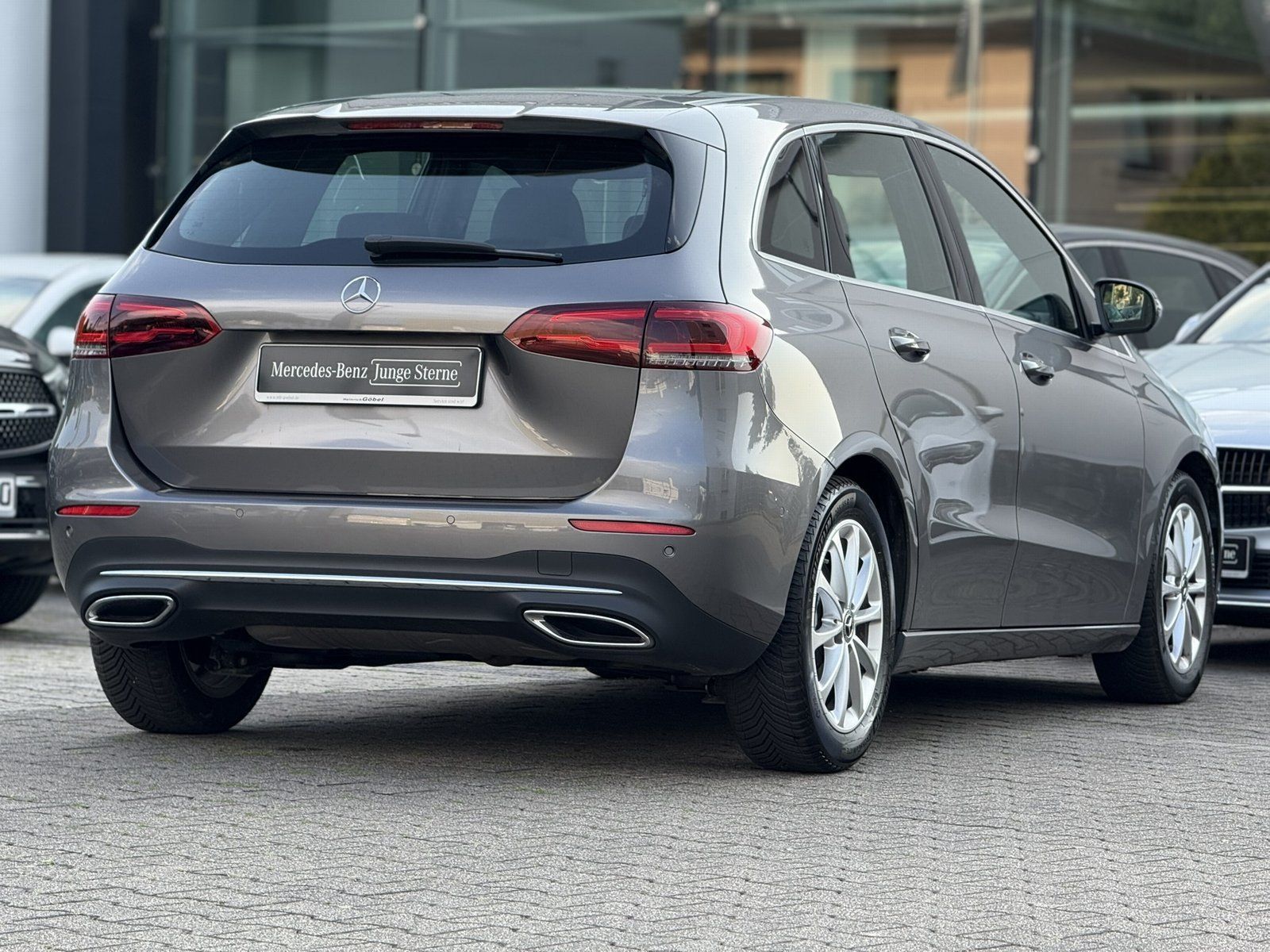 Fahrzeugabbildung Mercedes-Benz B 200 Progressive*LED*KAMERA*CARPLAY*SPURHALTE*