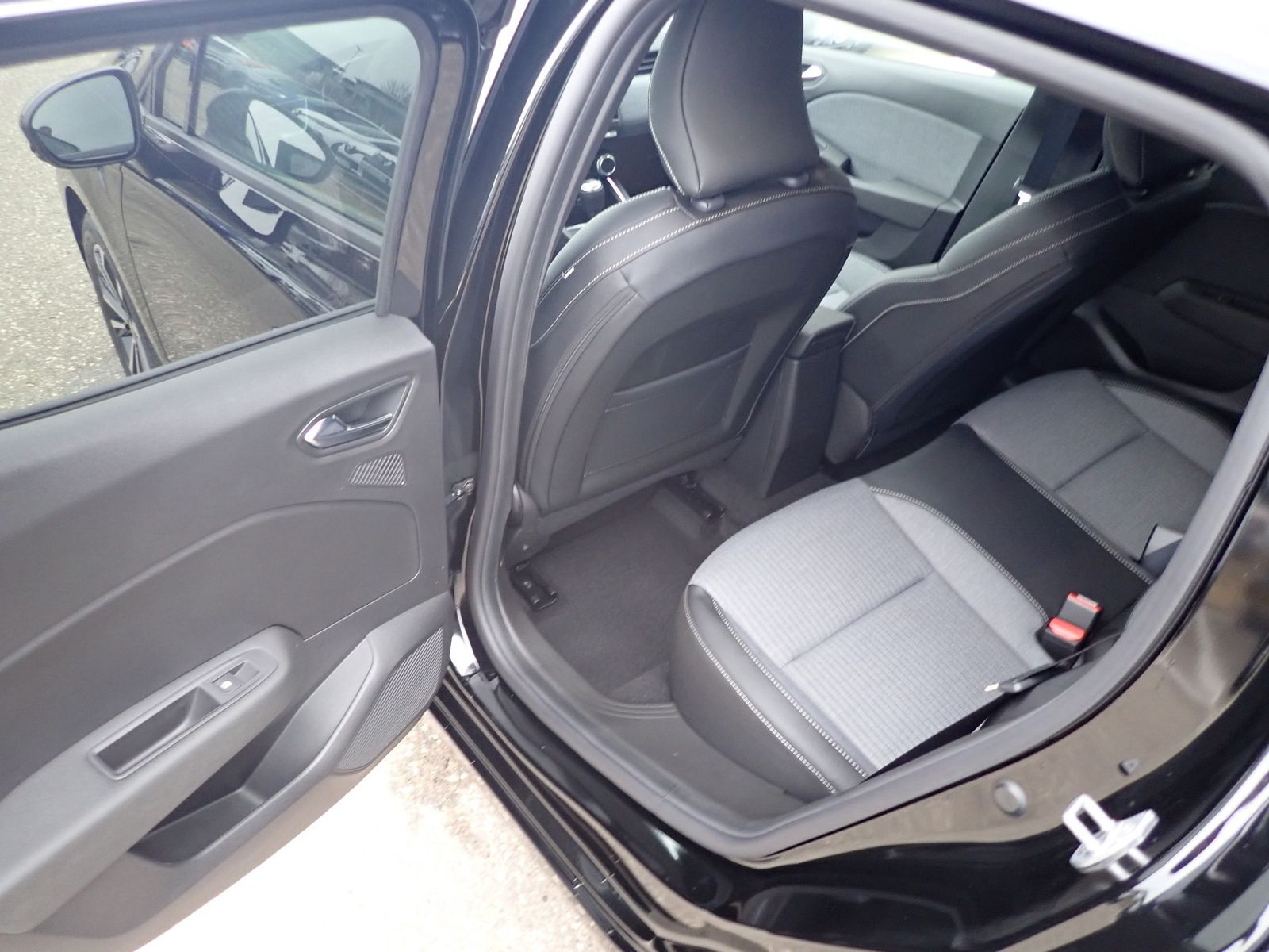 Fahrzeugabbildung Renault Clio KISS TCe 90