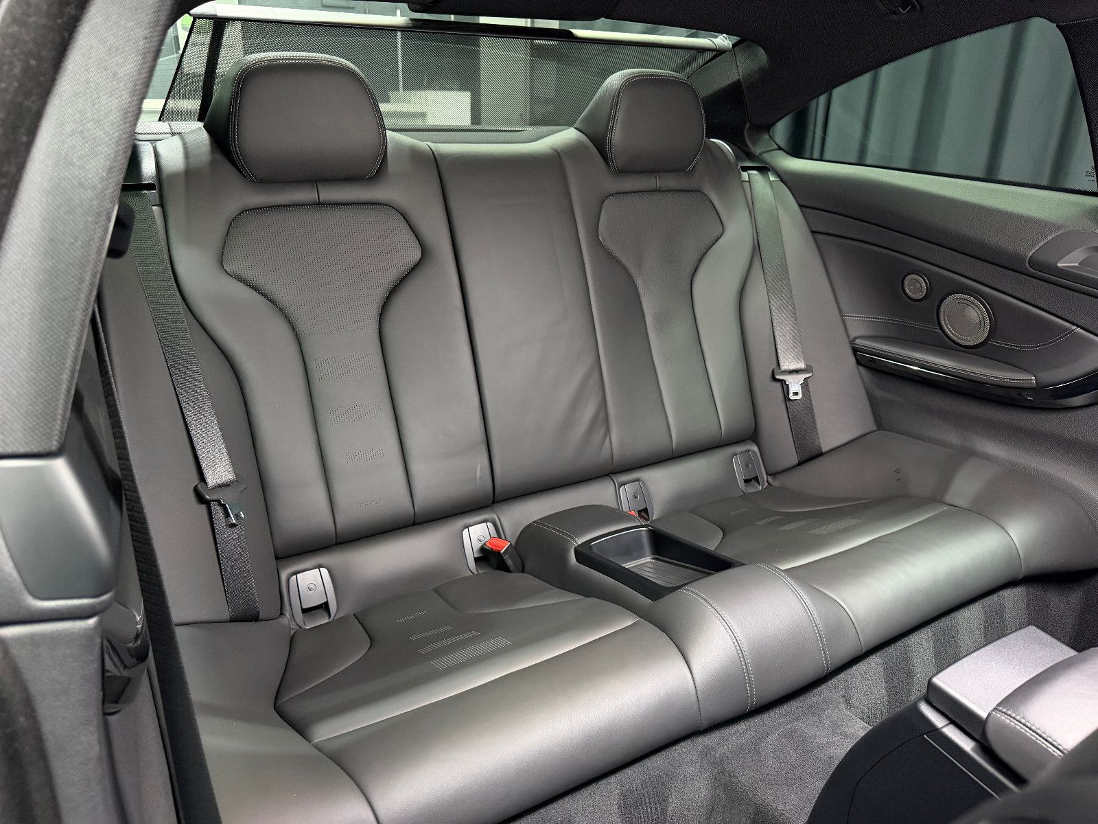 Fahrzeugabbildung BMW M4 Coupe |LCI|INDIVIDUAL|AULITZKY|KW|H/K|