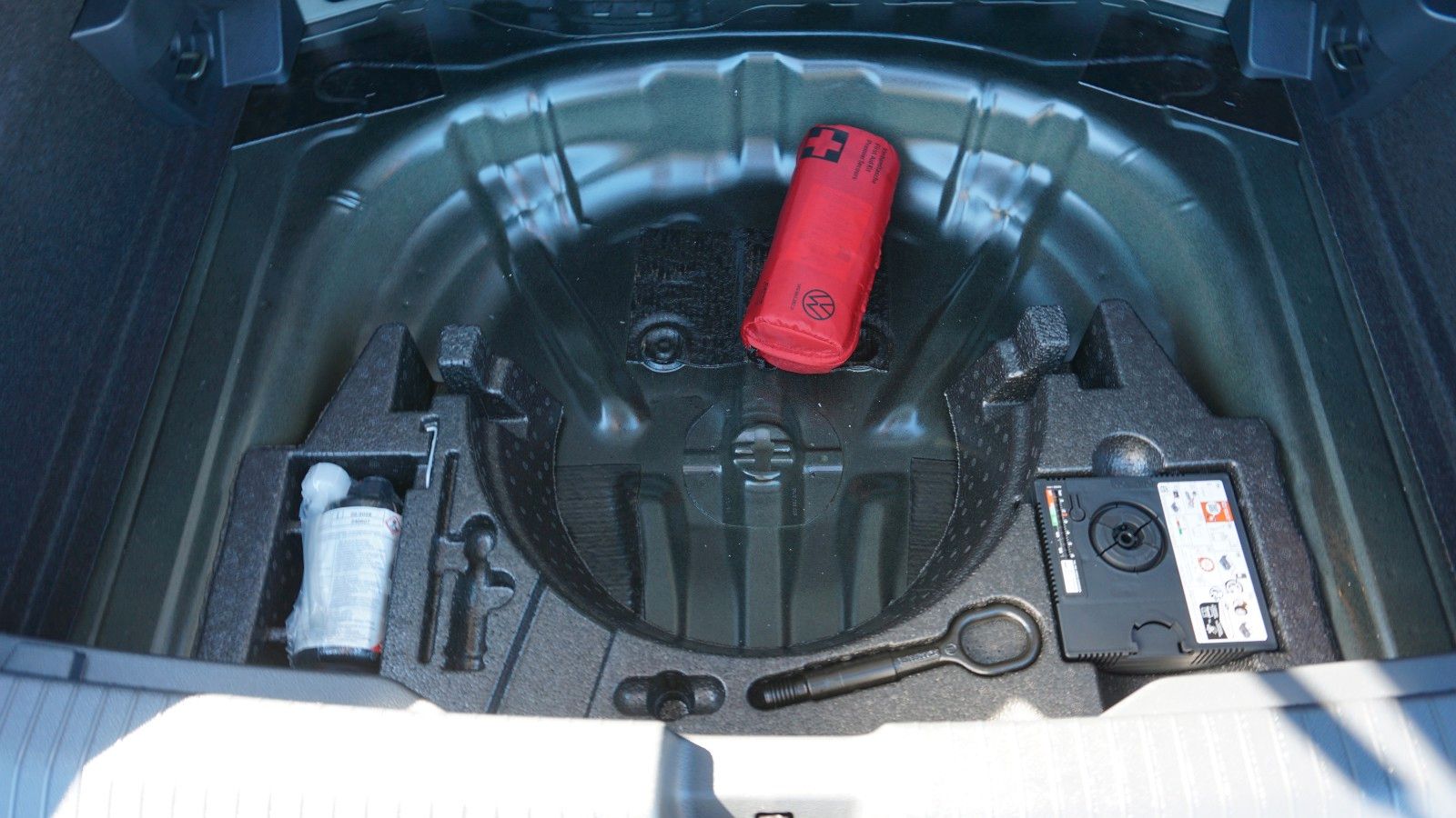 Fahrzeugabbildung Volkswagen T-Roc Life Navi,LED,Park/Lane Assist,SH