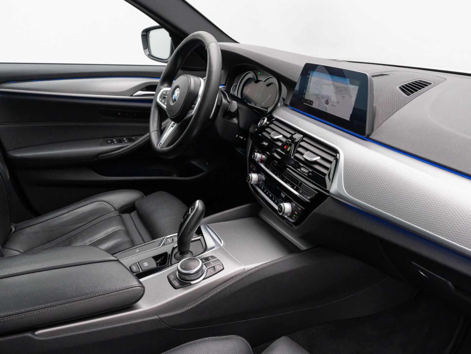 Fahrzeugabbildung BMW 520d M Sport ACC Kamera LED Memory DisplKey 20"