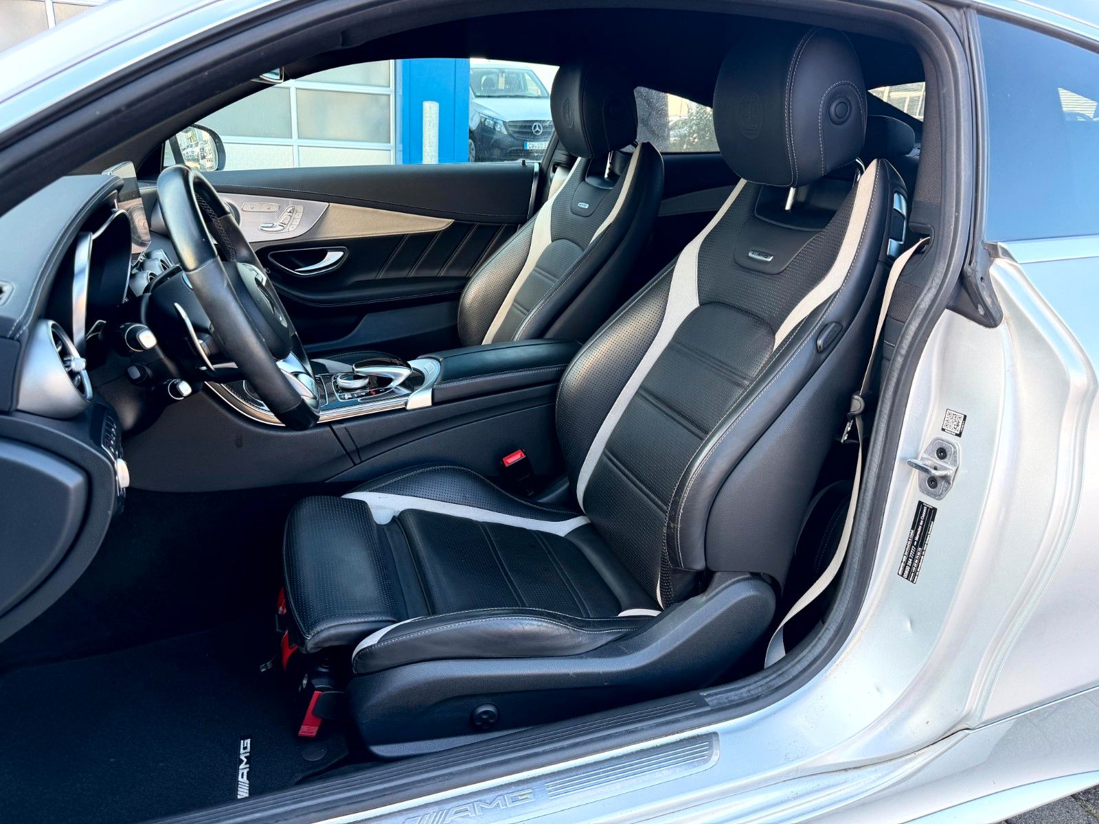 Mercedes-Benz C 63 S AMG Drivers_SporAb_HUD_360°_Burme_Keramik foto 10