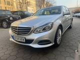 Mercedes-Benz E 220 CDI BlueEfficiency Limousine**1.Hand** - silberne Mercedes-Benz E 220