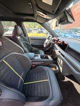 Kia EV9 GT-Line AWD | 7-Sitzer | 5.400 km | Fast - graue Kia EV9