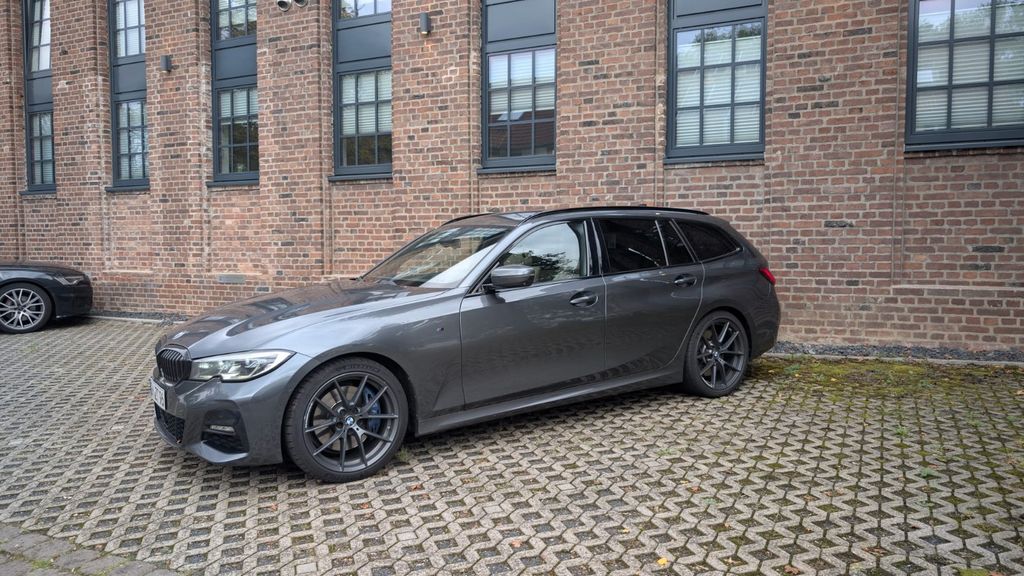 BMW 330