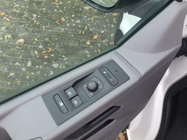 T6.1 Transporter Kasten 2.0 TDI KR Klima AHK ZV