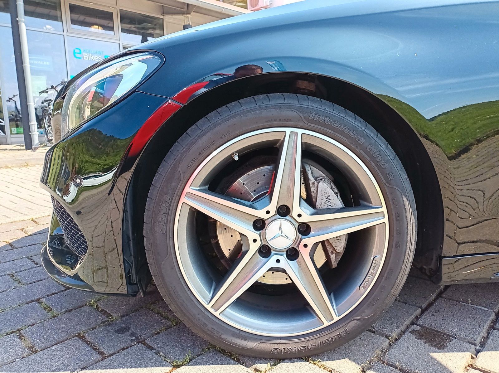 Fahrzeugabbildung Mercedes-Benz C 220T+AMG LINE INTERIEUR+EXTERIEUR+SCHECKHEFT +