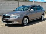 Skoda Superb 2.0 TDI Combi Exclusive 4x4 *1.Hand* - Skoda Superb: Allradantrieb, Combi
