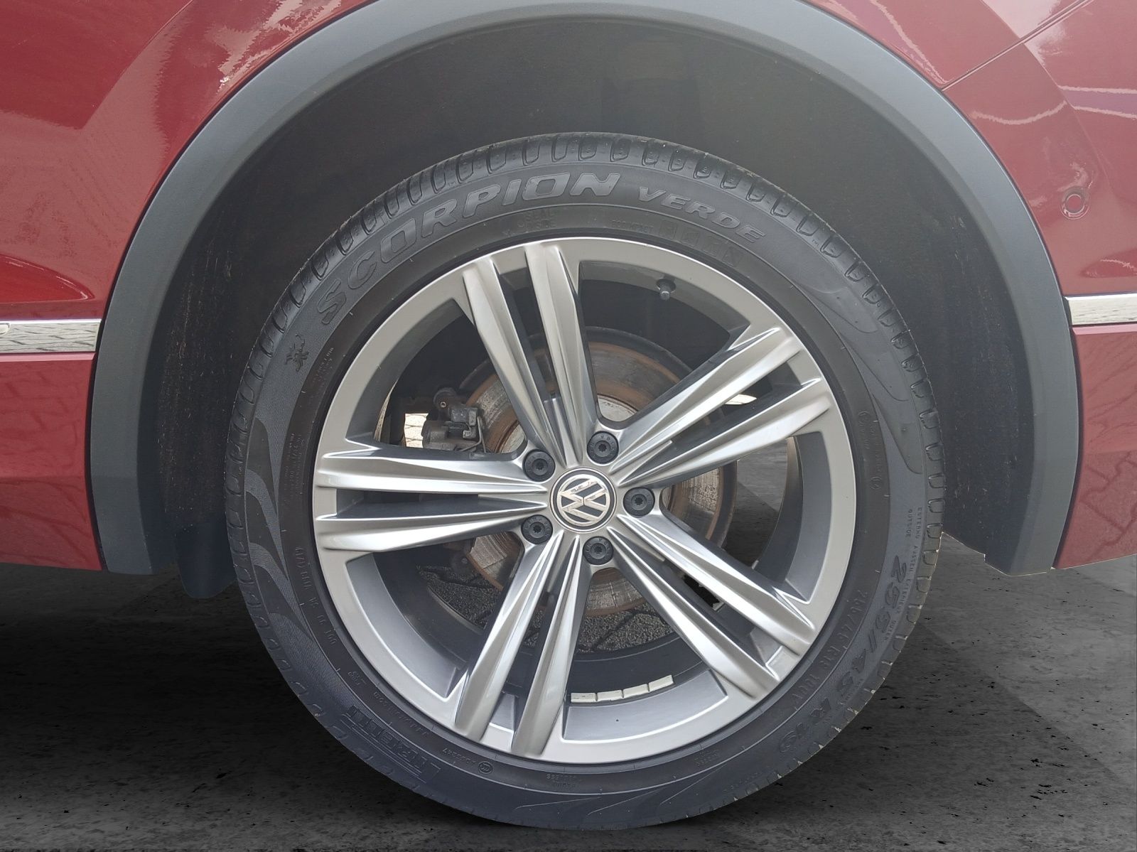 Fahrzeugabbildung Volkswagen Tiguan Allspace TSI 4M R-Line Highline LED AHK N