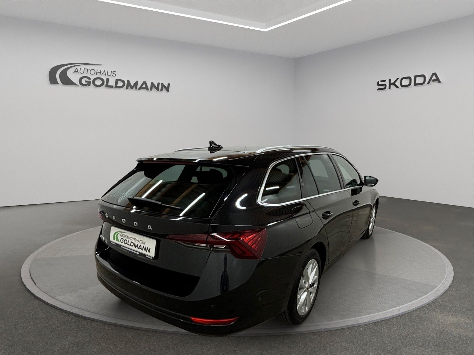 Fahrzeugabbildung SKODA Octavia Combi First Edition 2.0 TDI DSG 110 kW