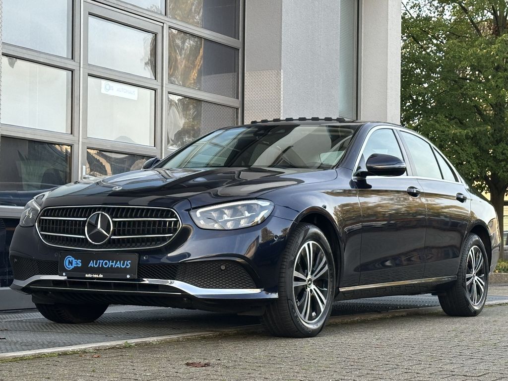 Image of Mercedes-Benz E 200