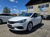 Opel Astra 1.2 Turbo 81kW Elegance - Opel Astra mit Benzin-Antrieb: Limousine, 1.8