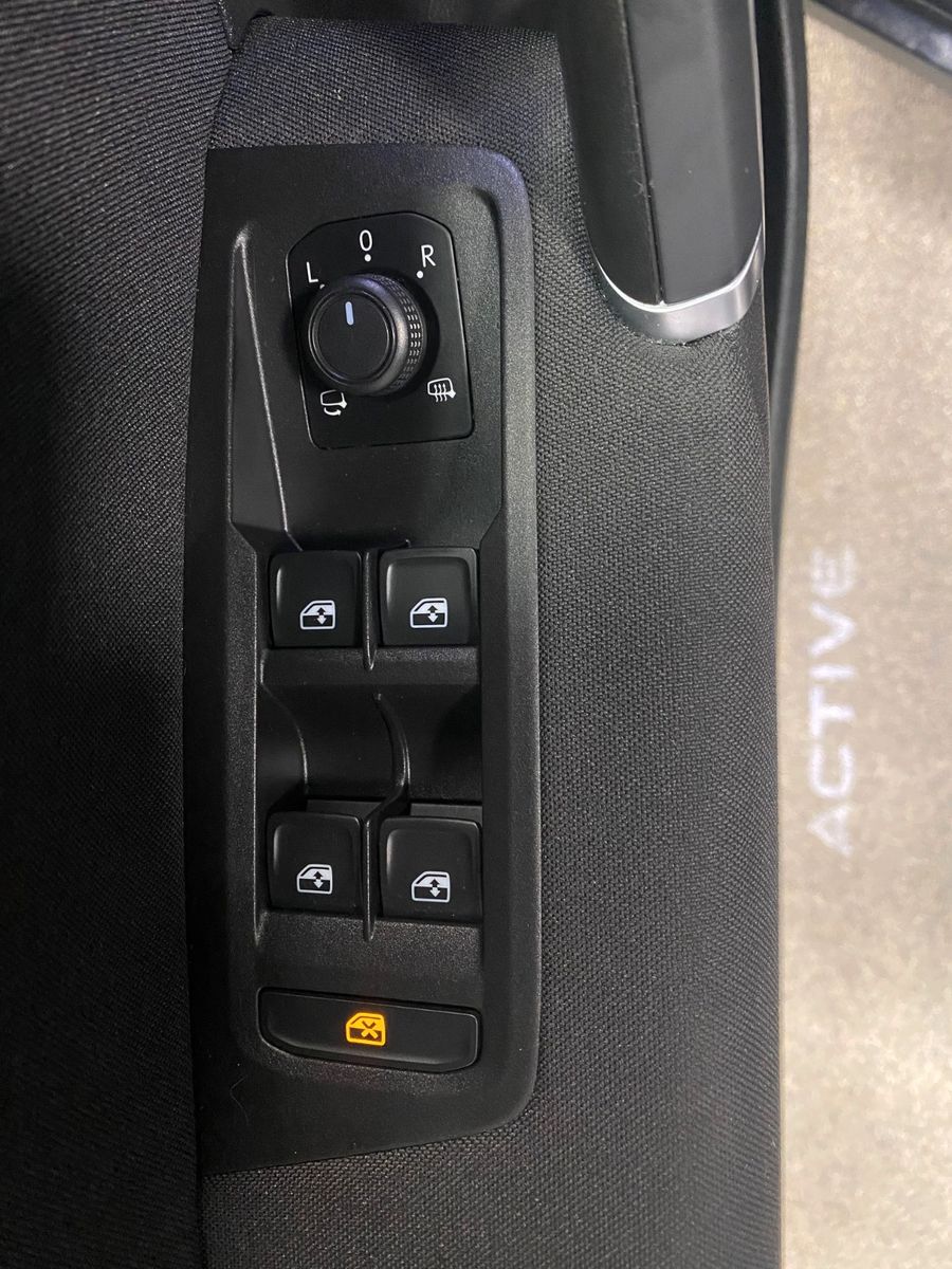 Fahrzeugabbildung Volkswagen Touran 1.5 TSI DSG ACTIVE+7 Sitze+ACC+NAVI+Totwi