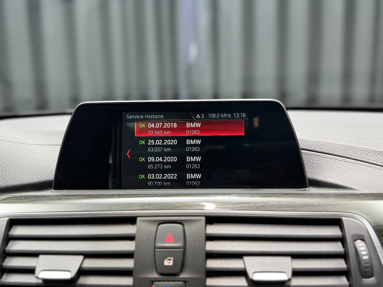 Fahrzeugabbildung BMW 440i Coupe M Sport|LCI|GLASDACH|SHADOWLINE