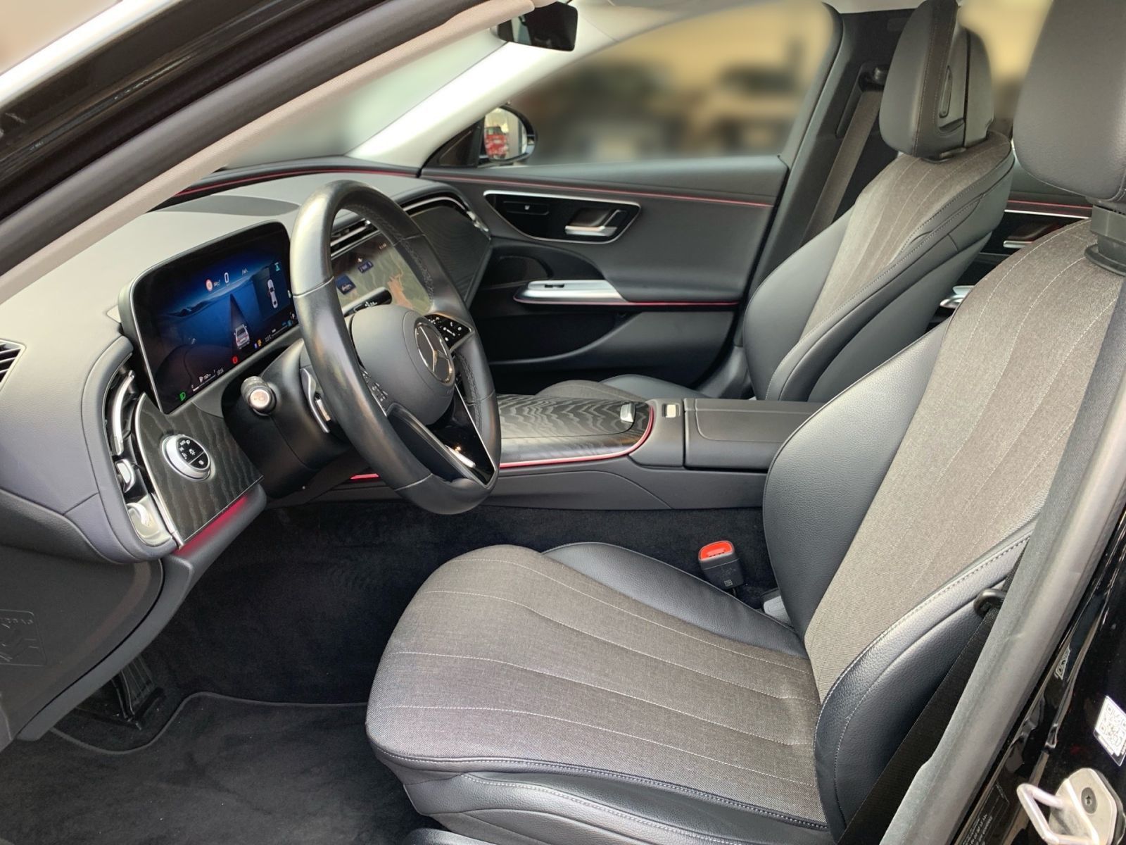 Fahrzeugabbildung Mercedes-Benz E 200 Avantgarde Advanced
