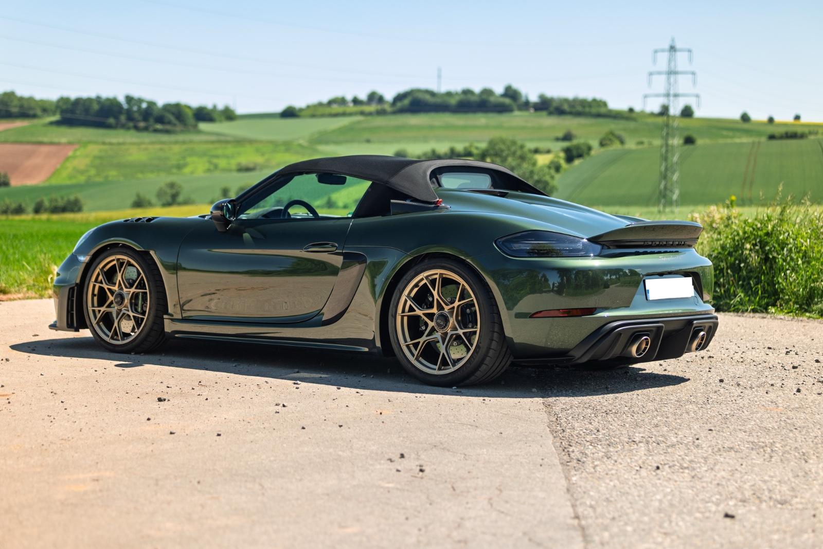Porsche Boxster 718 Spider RS Weissach PTS Ceramic LIft