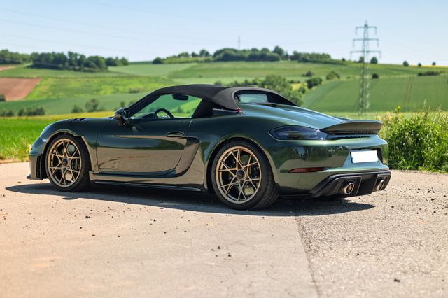 PORSCHE Boxster 718 Spyder RS Weissach PTS Ceramic LIft