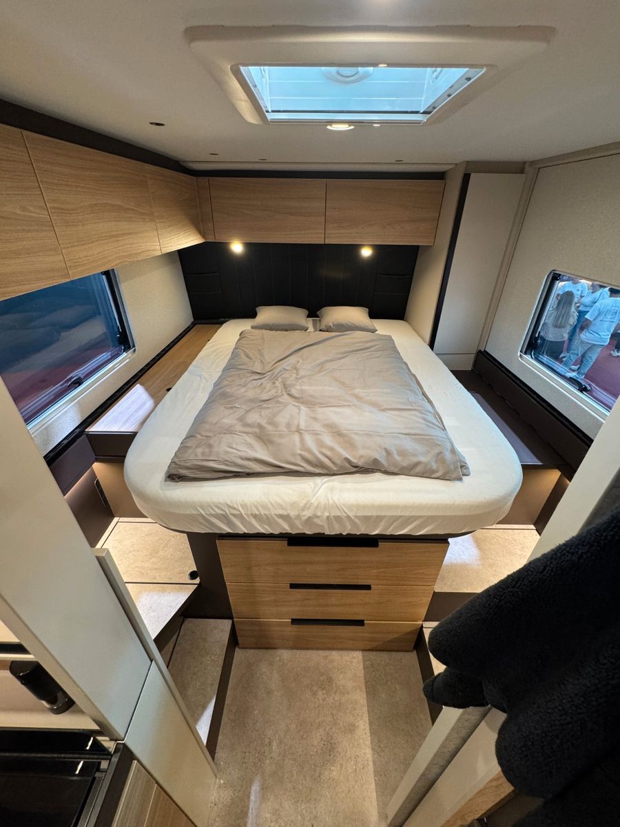 Fahrzeugabbildung Bürstner Signature SFT 7.4 NEUHEIT MODELL 2026!