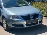 Volkswagen Passat 1.6 FSI Comfortline/WENIG KM/TÜV NEU/ - Volkswagen Passat: Fsi