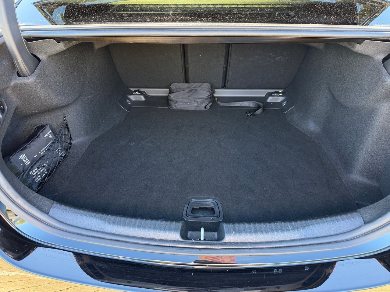 Fahrzeugabbildung Mercedes-Benz C 300 d AMG+NIGHT+AMBIENTE+DISTRONIC+KAMERA