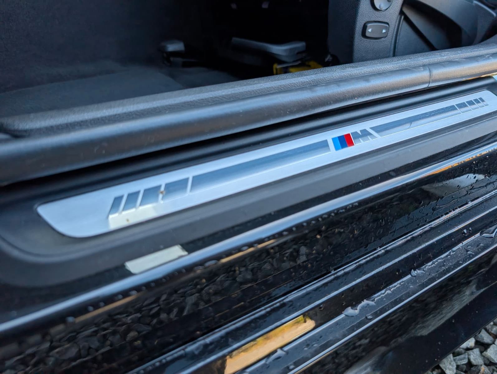 Fahrzeugabbildung BMW 320 3er Touring 320d xDrive M Sport *AMBIENTE*