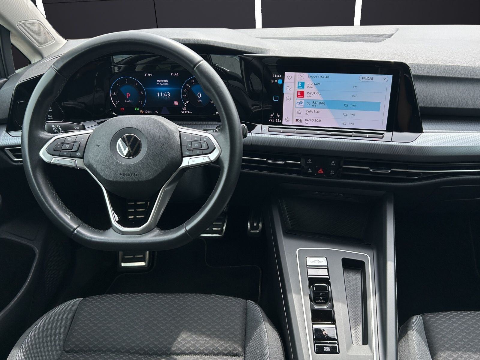 Fahrzeugabbildung Volkswagen Golf VIII TDI Active DSG LED Navi AHK ACC RFK SH