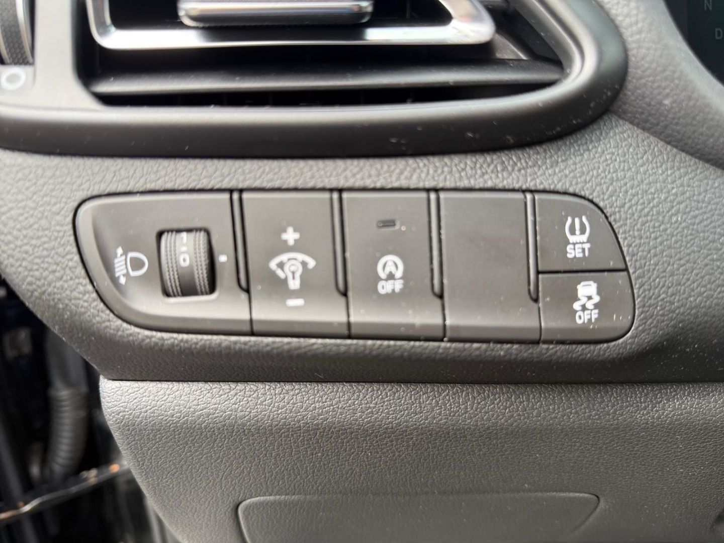 Fahrzeugabbildung Hyundai i30 1.0T Mild Hybrid (48V) Trend LED Navigation