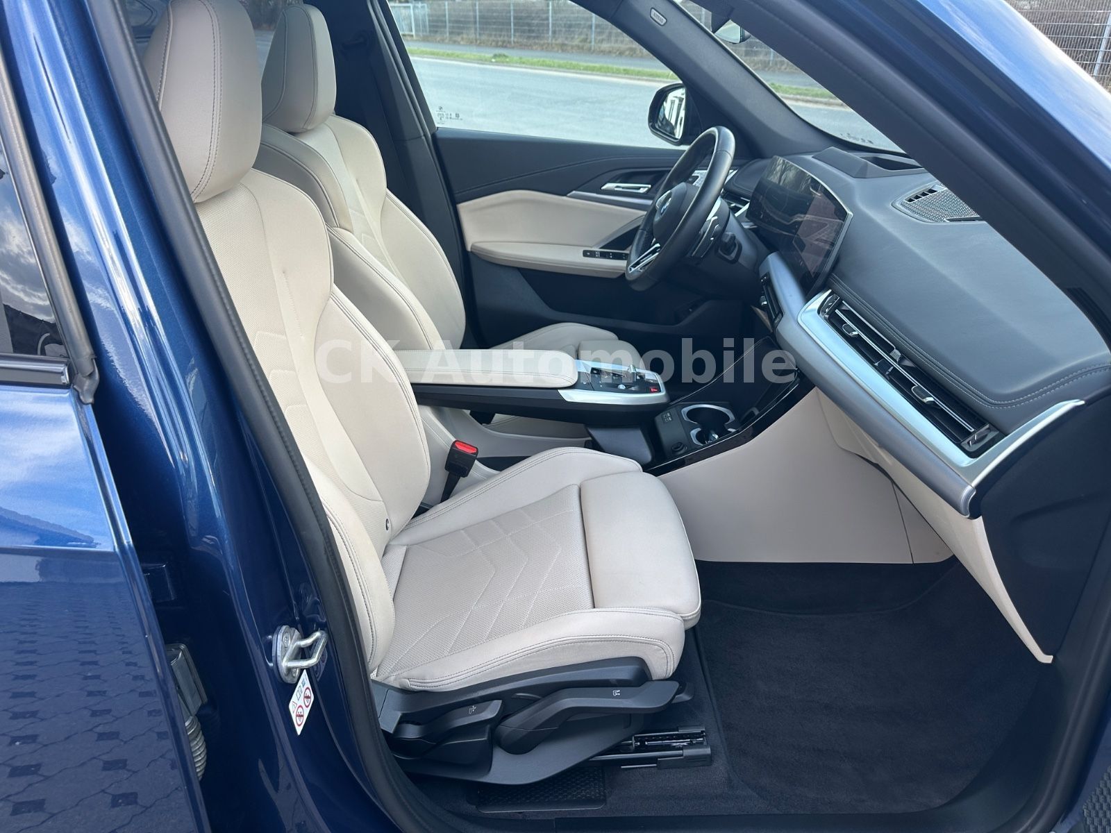 Fahrzeugabbildung BMW X1 20d xDrive xLine/Navi/Head-Up/Pano/LED/360°