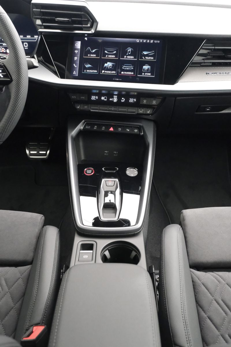 Audi RS3 Sportback 2.5 294 kW TFSI quattro foto 14