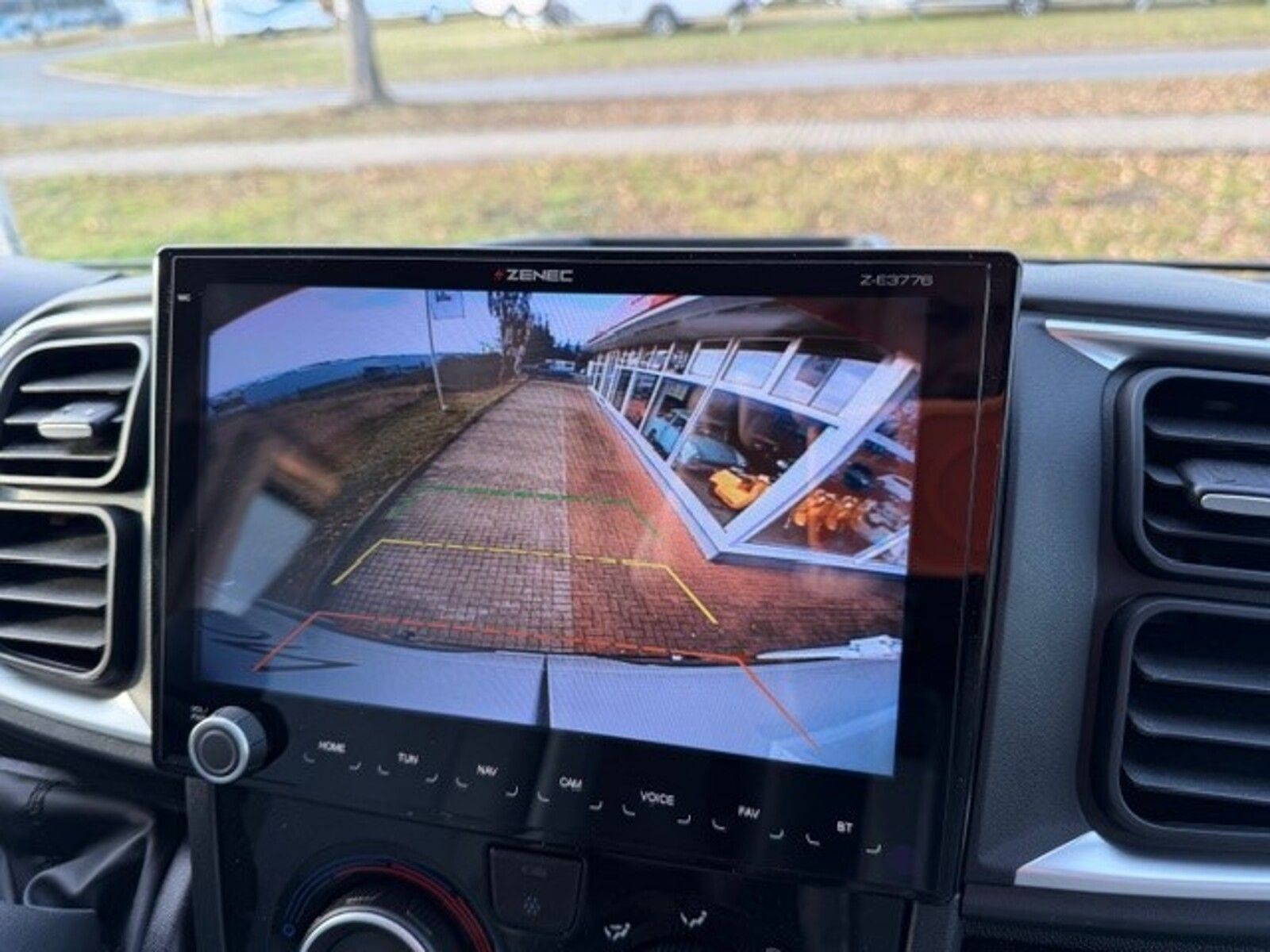 Fahrzeugabbildung CORIGON CV 60 S Solar Markise Travel+ by Hymer