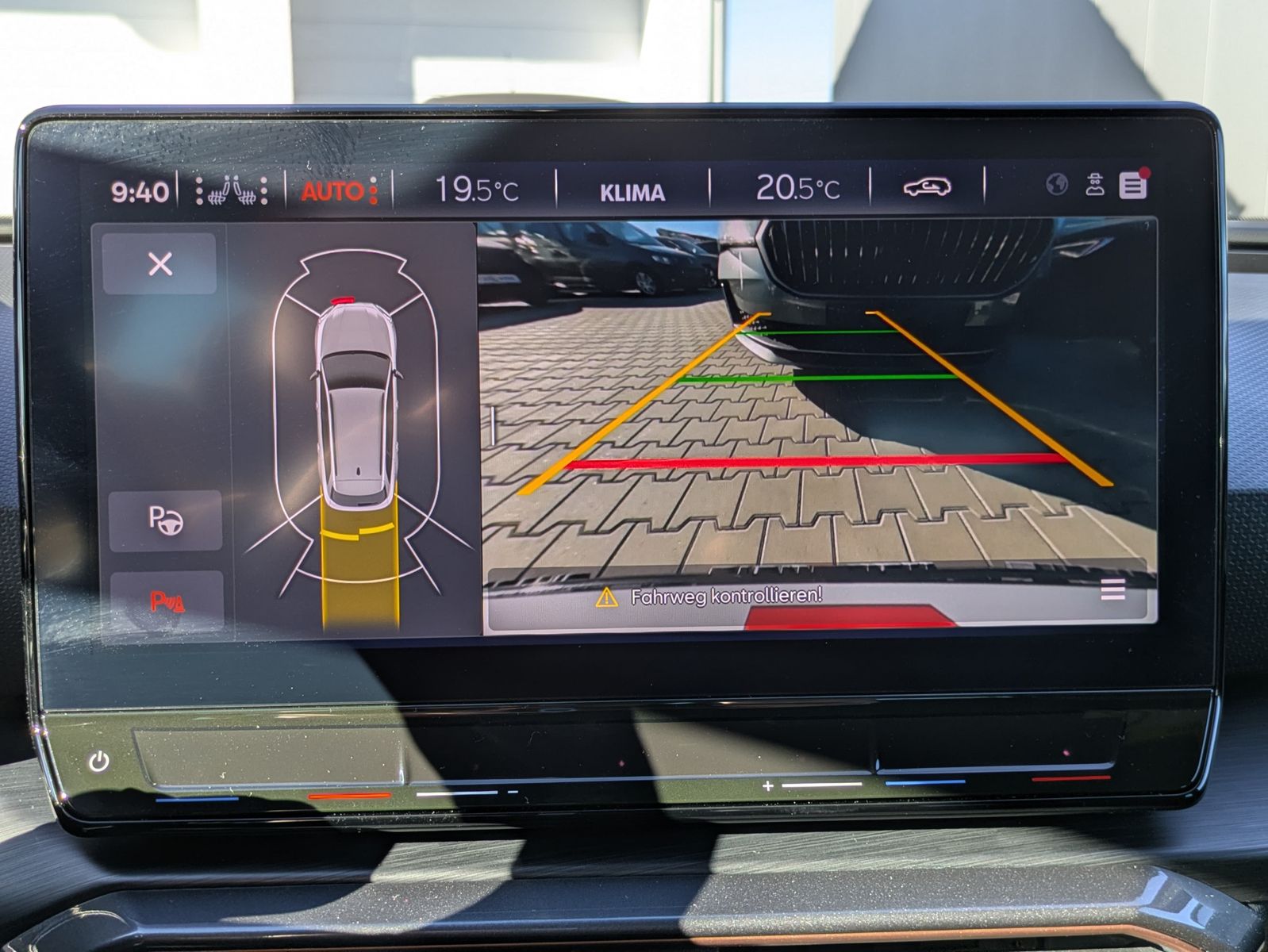 Fahrzeugabbildung CUPRA Leon 1.5 eTSI DSG MATRIX-LED*AHK*ACC*KAMERA*18"