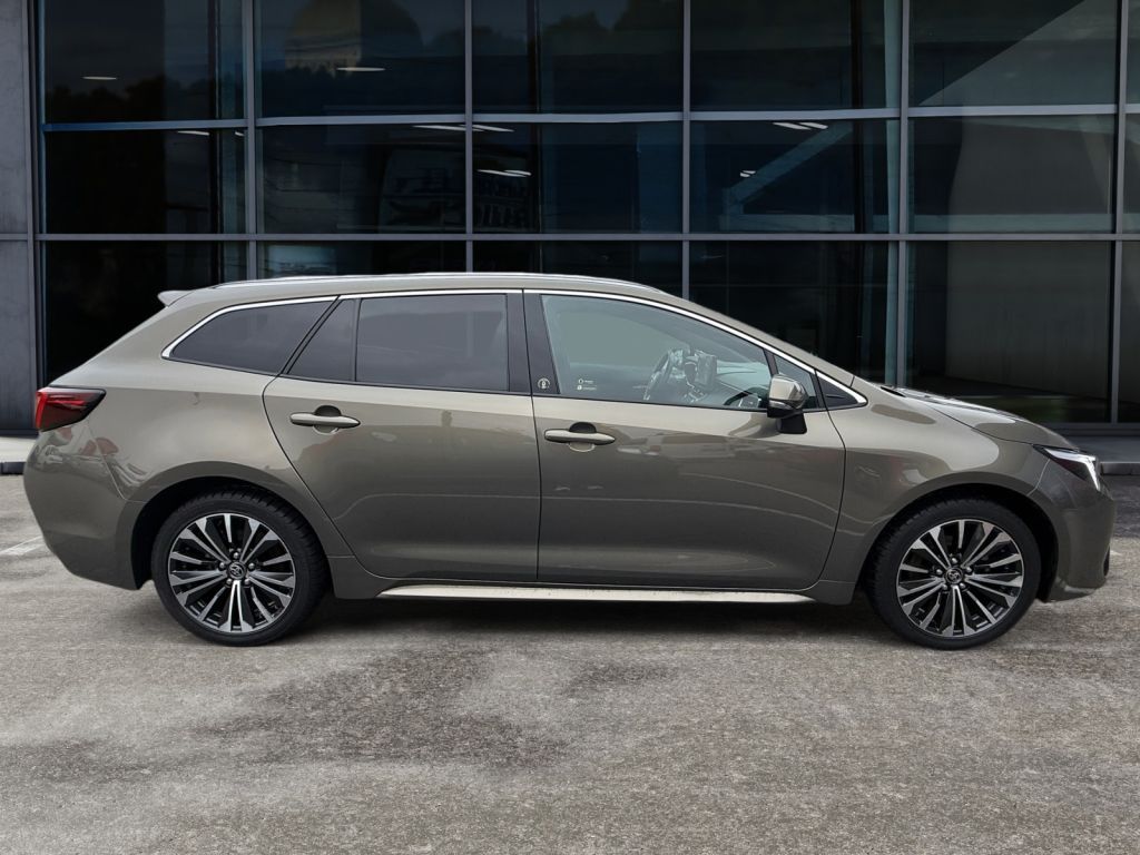 Fahrzeugabbildung Toyota Corolla 1.8 Hybrid Touring Sports Team Deutschla