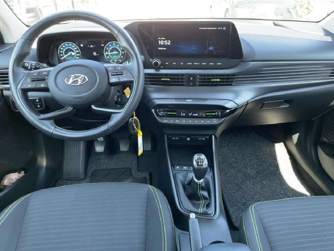 Fahrzeugabbildung Hyundai i20 1,0 l Intro Edition Mild-Hybrid + Navi Paket
