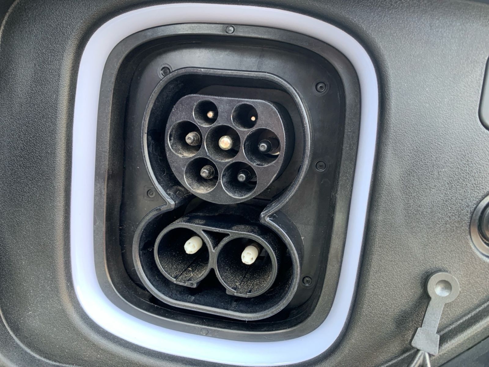 Fahrzeugabbildung Hyundai KONA Edition 30+ Elektro Navi Allwetter