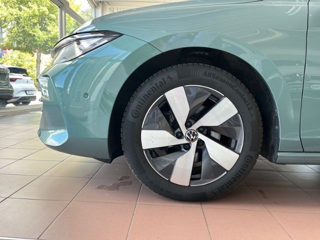 Fahrzeugabbildung Volkswagen Passat Variant 1.5 eTSI DSG BUSINESS NAV AHK KAM