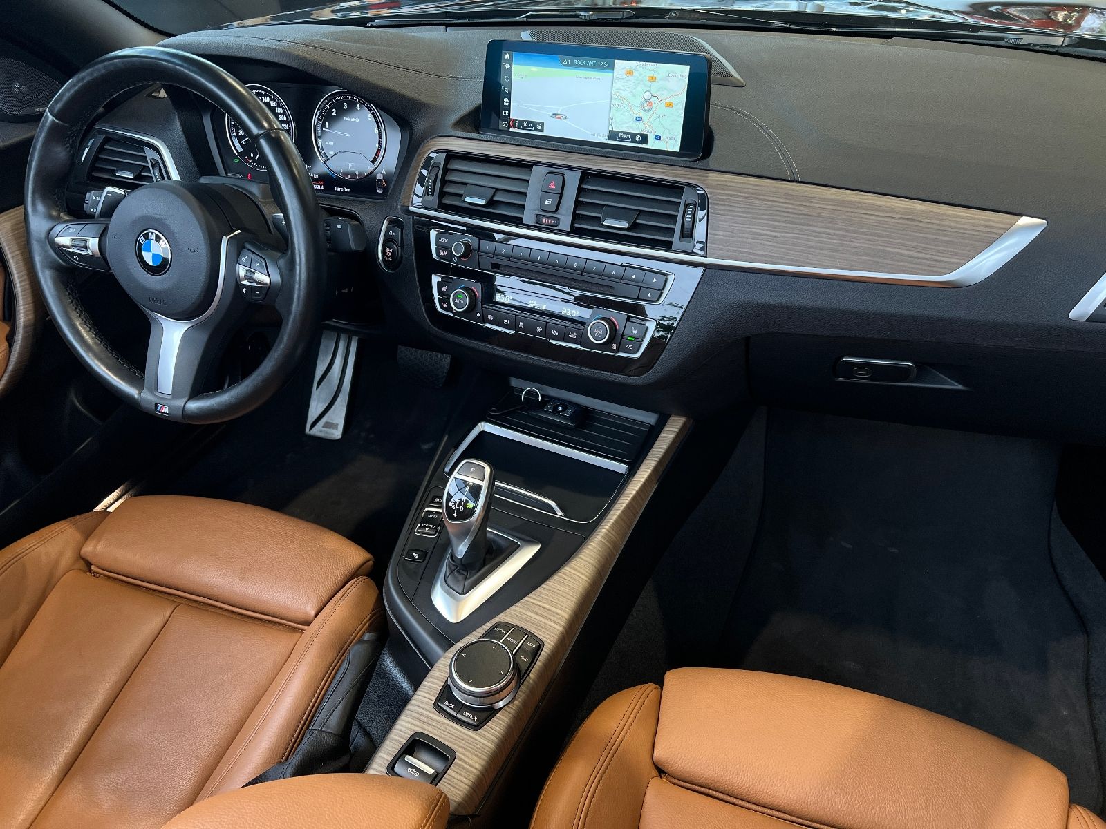 Fahrzeugabbildung BMW 230 i  Cabrio M Sport H&K LED NAV-PROF SHZ 18"