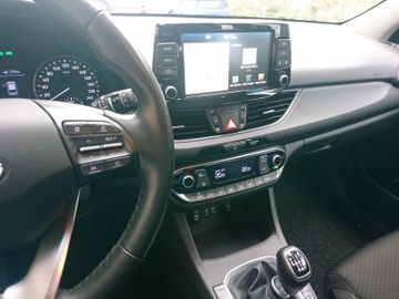 Fahrzeugabbildung Hyundai i30 Kombi 1.6CRDi 136PS TREND NAVI Komfortpaket