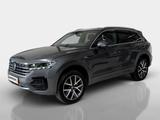 Volkswagen Touareg 3.0 TDI 4M R-Line Leder+PanoSD+Luft+20Z+ - Volkswagen Touareg: Luftfederung