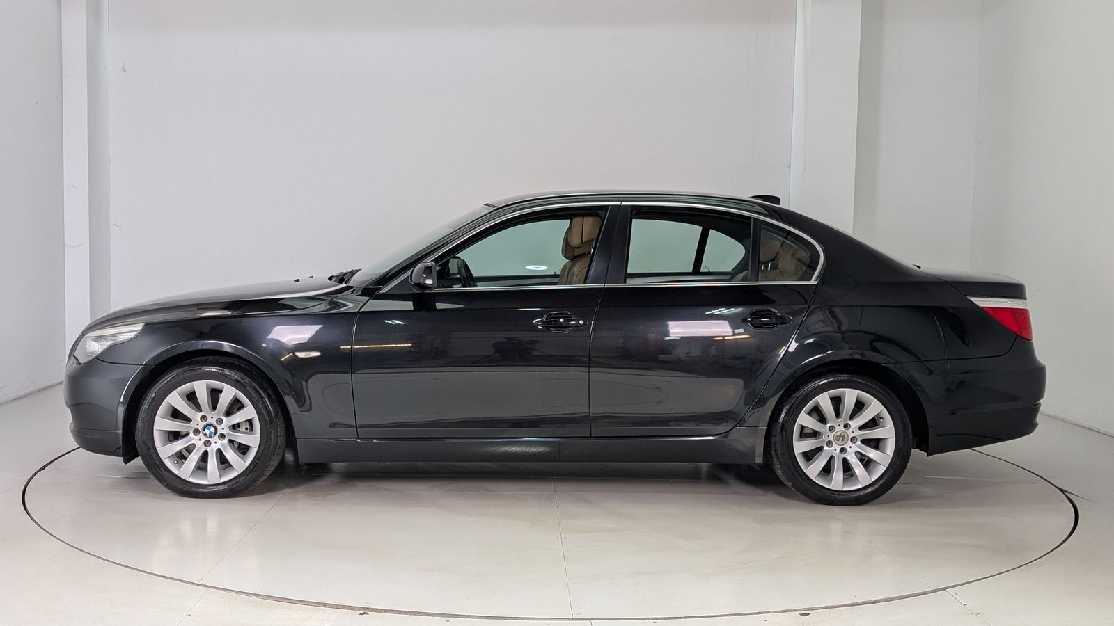 Fahrzeugabbildung BMW 523 i * Xenon * Leder * HUD *
