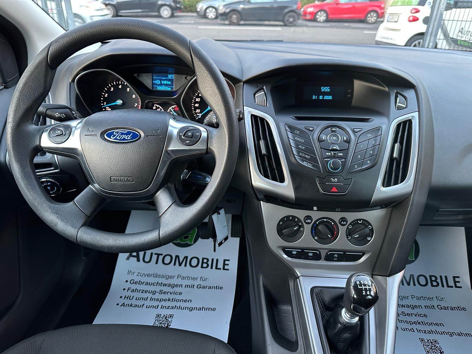 Ford Focus 2013 — photo 11