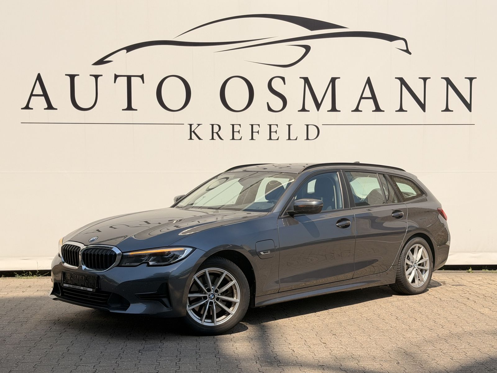 BMW 320 e Touring Aut. Advantage /AHK /Live Cockpit