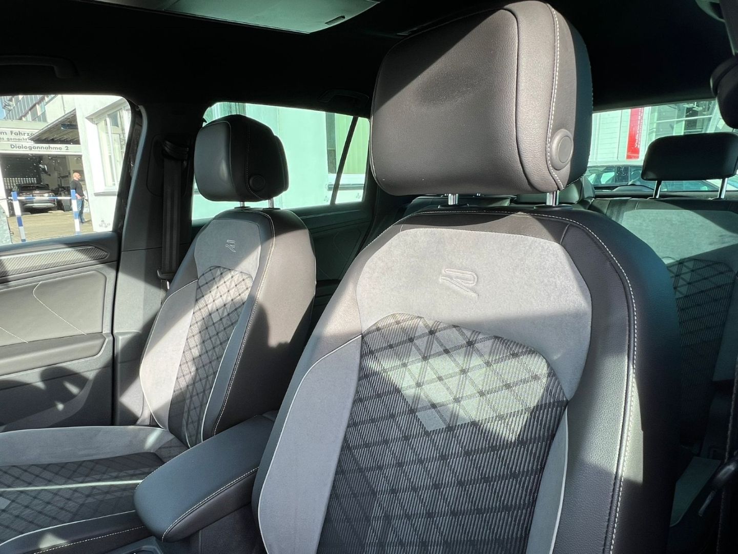 Tiguan TSI DSG R-Line IQDrive*elHeckkl.*App*Priv