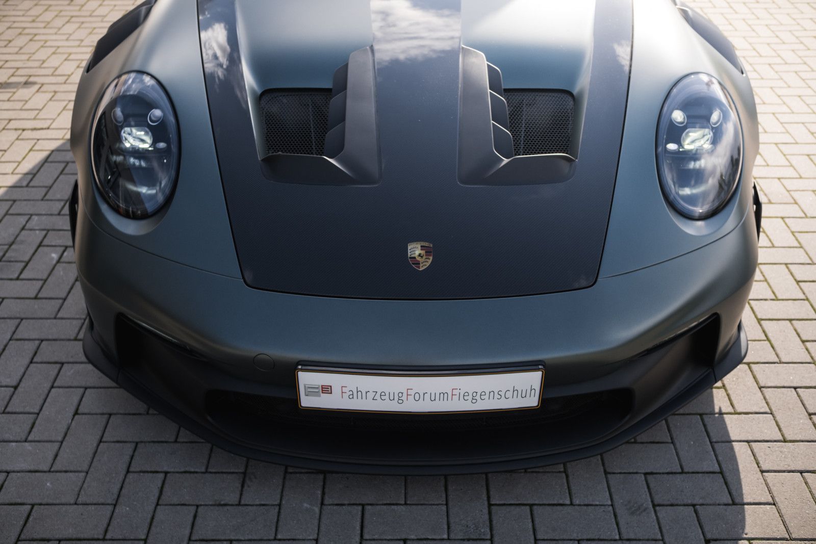 Fahrzeugabbildung Porsche 992 GT3 RS-Weissach-Lift - PTS malachitgrün-LED