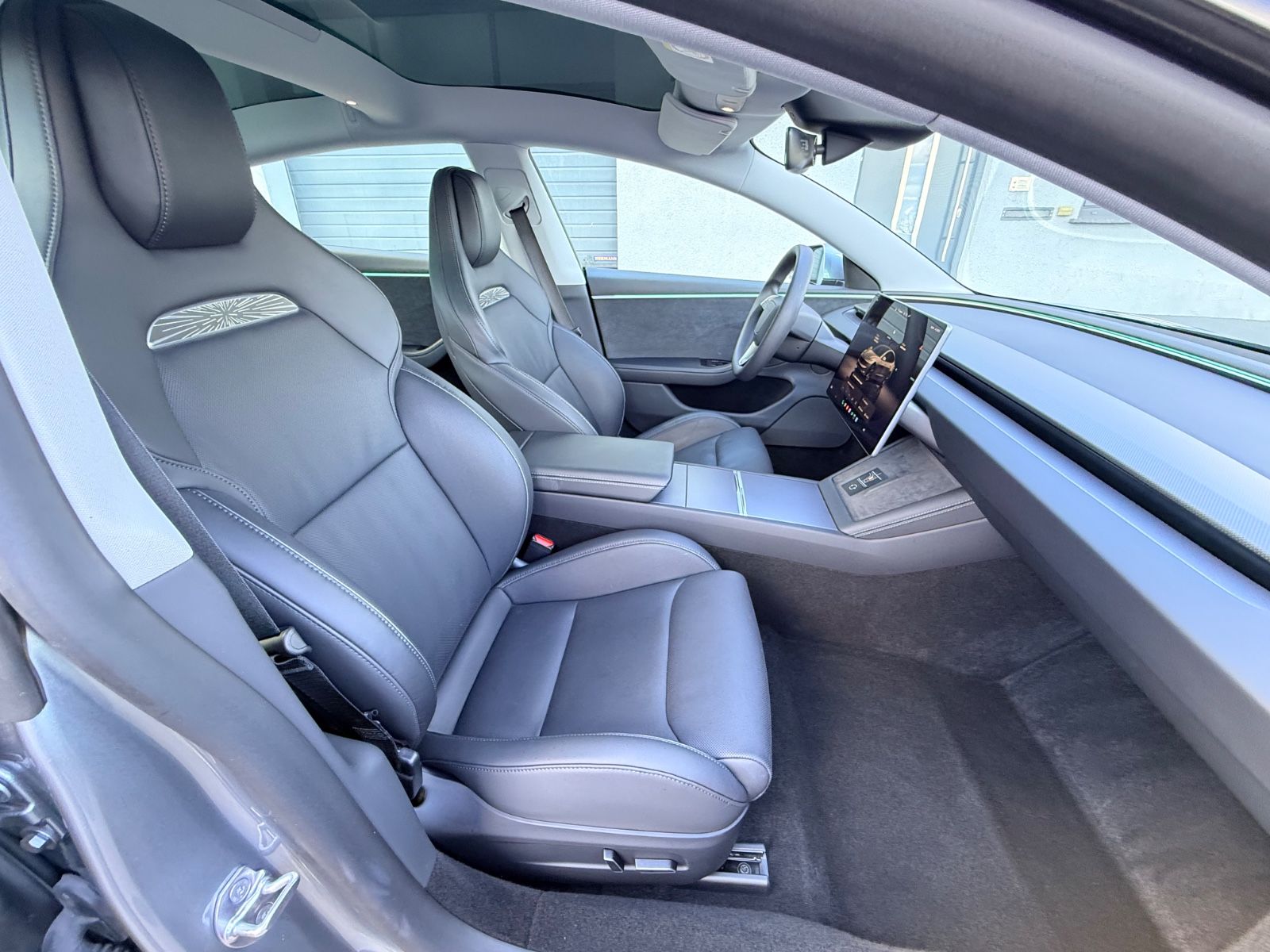 Tesla Model 3 Performance Highland 2025 Quichsilber foto 14