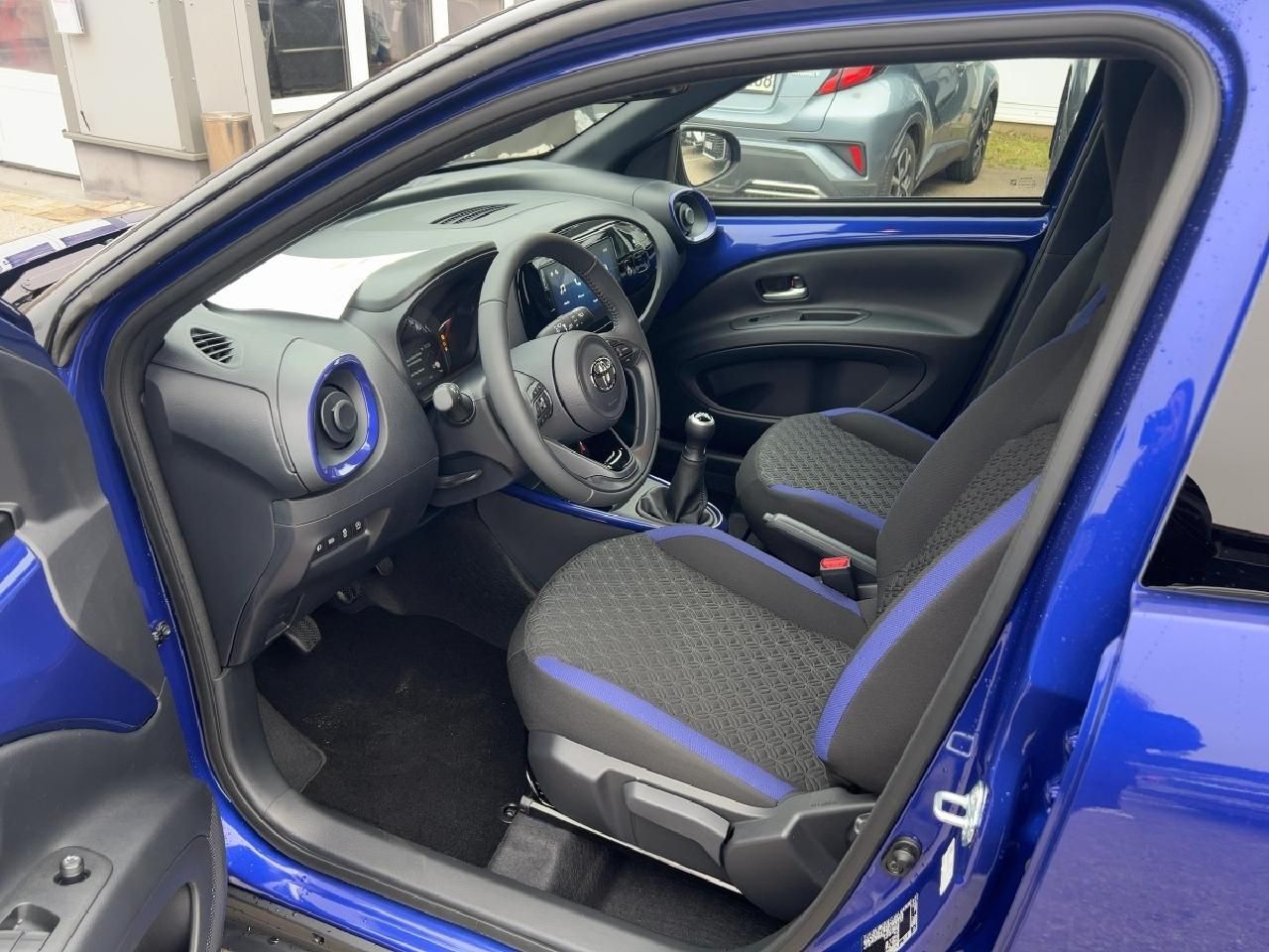 Fahrzeugabbildung Toyota Aygo X 1,0 Teamplayer