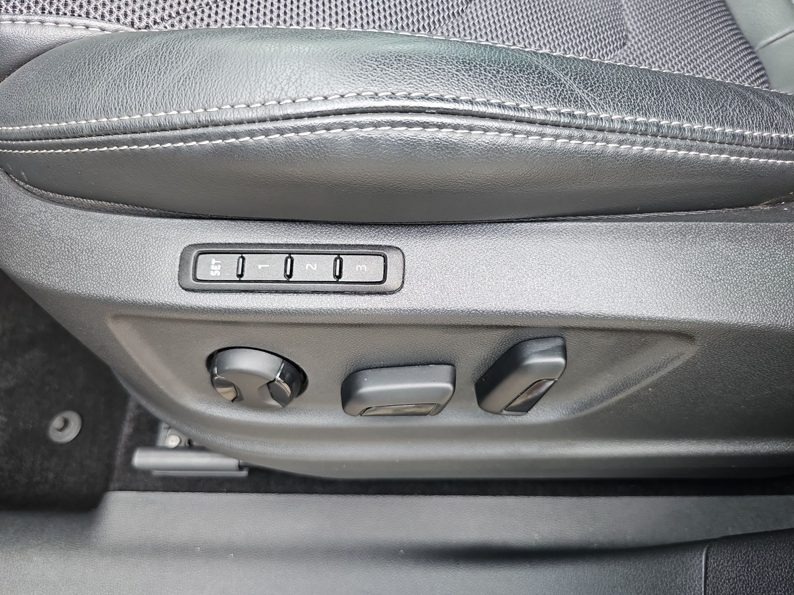 Fahrzeugabbildung SKODA Kodiaq Style 2.0 TDI DSG AHK ACC LED