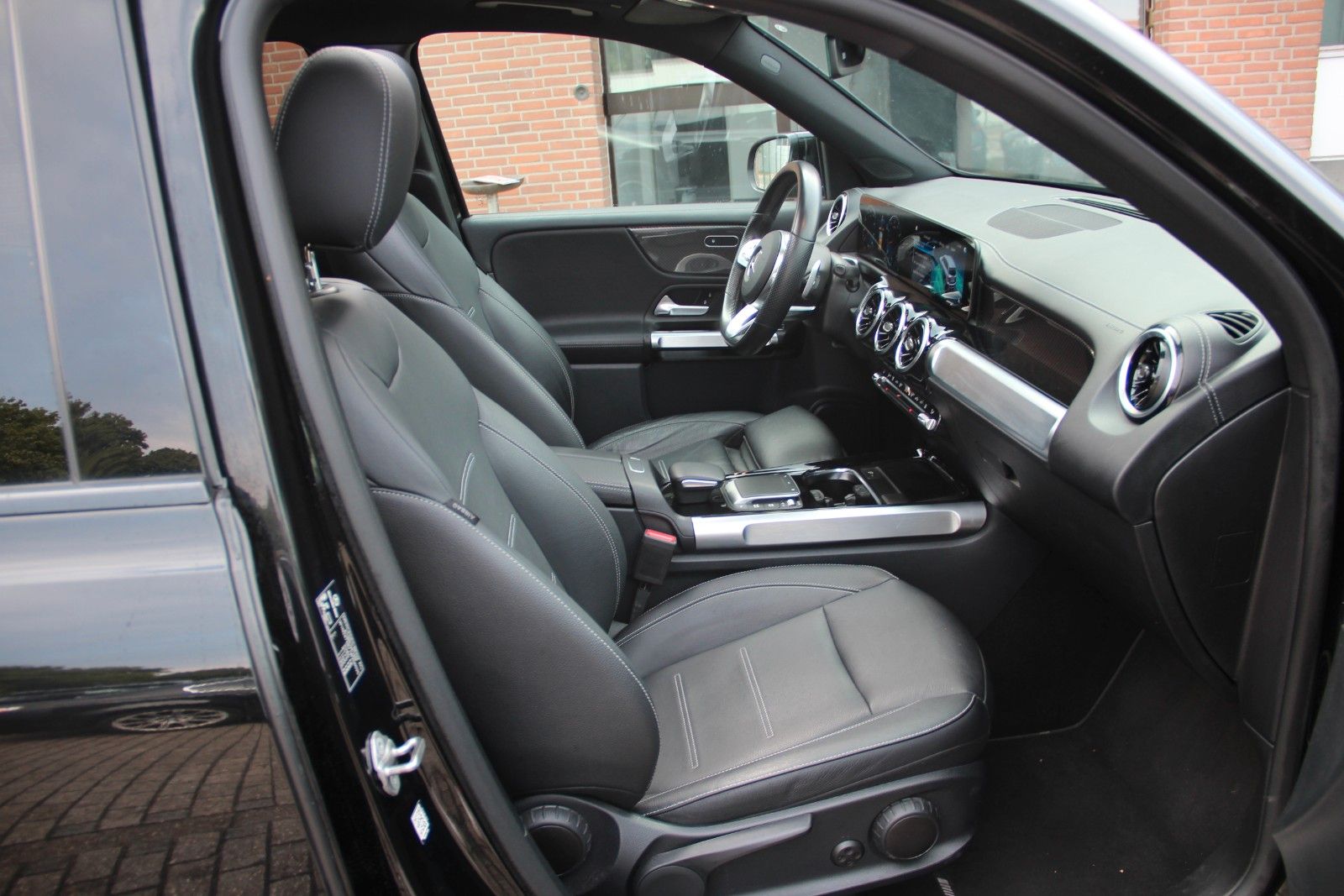 Mercedes-Benz GLB 200 AMG Line Night Wide Pano RFK 7 Sitzer foto 15