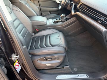 Volkswagen Touareg - 12