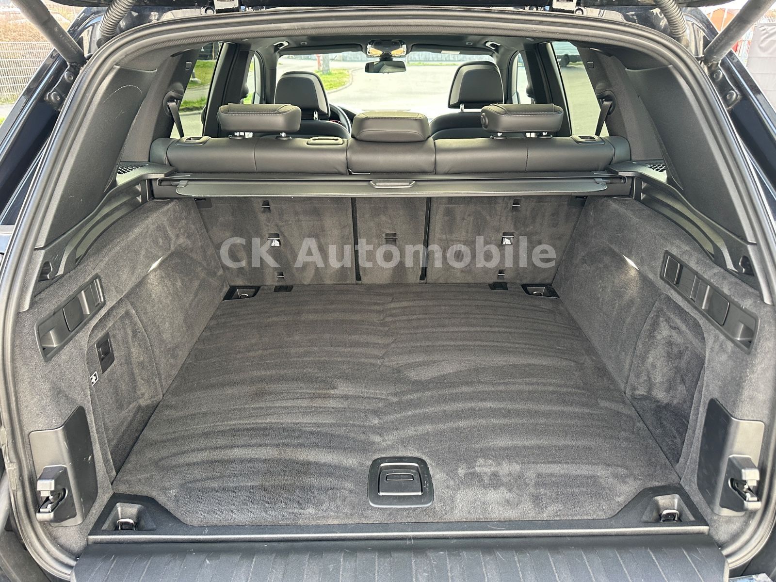 Fahrzeugabbildung BMW X5 xDrive 30d MSport/22Zoll/HeadUp/Pano/360°/AHK